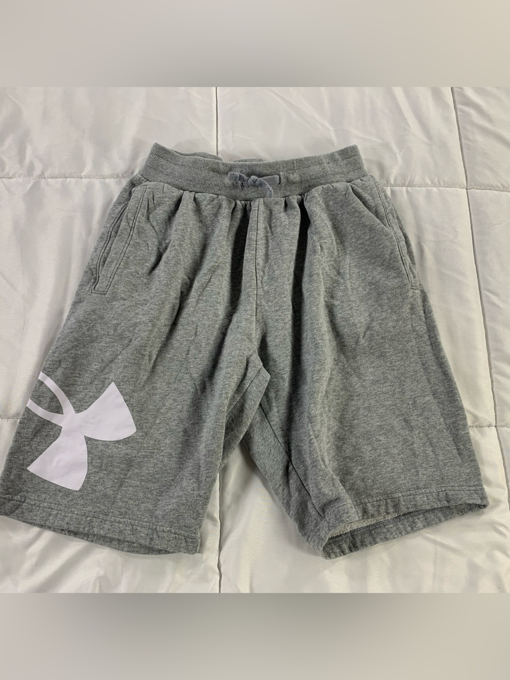 Pre loved UNDER ARMOUR shorts womens size S petite